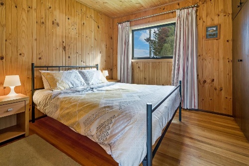 Blackwood Park Cottages image 1
