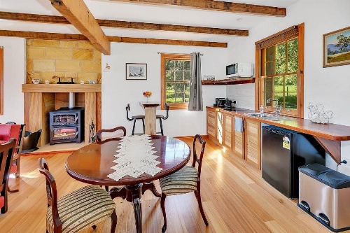 Blackwood Park Cottages image 11
