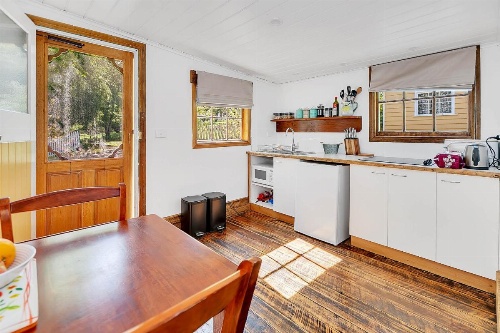 Blackwood Park Cottages image 12